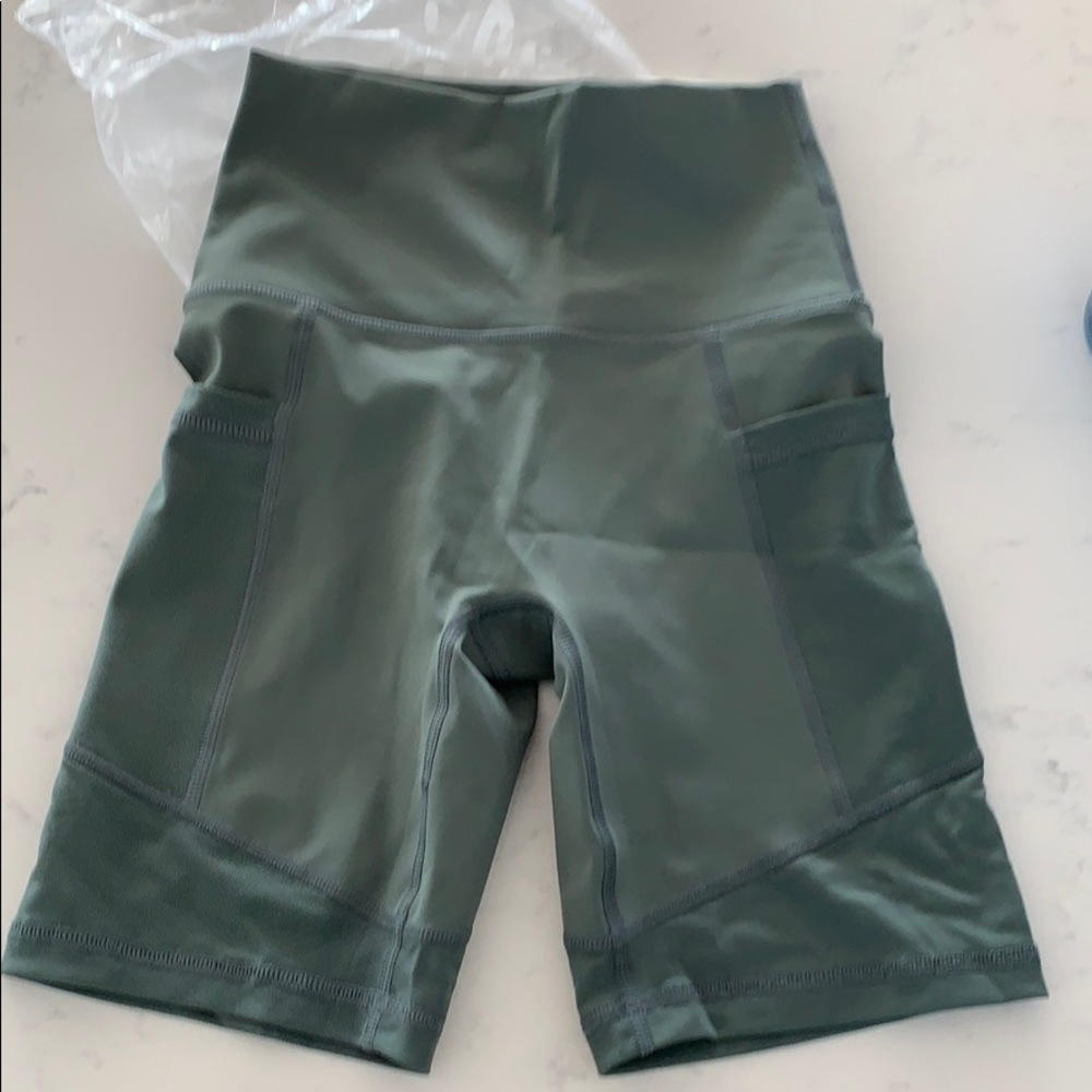Aerie chill play move bike shorts green NWT